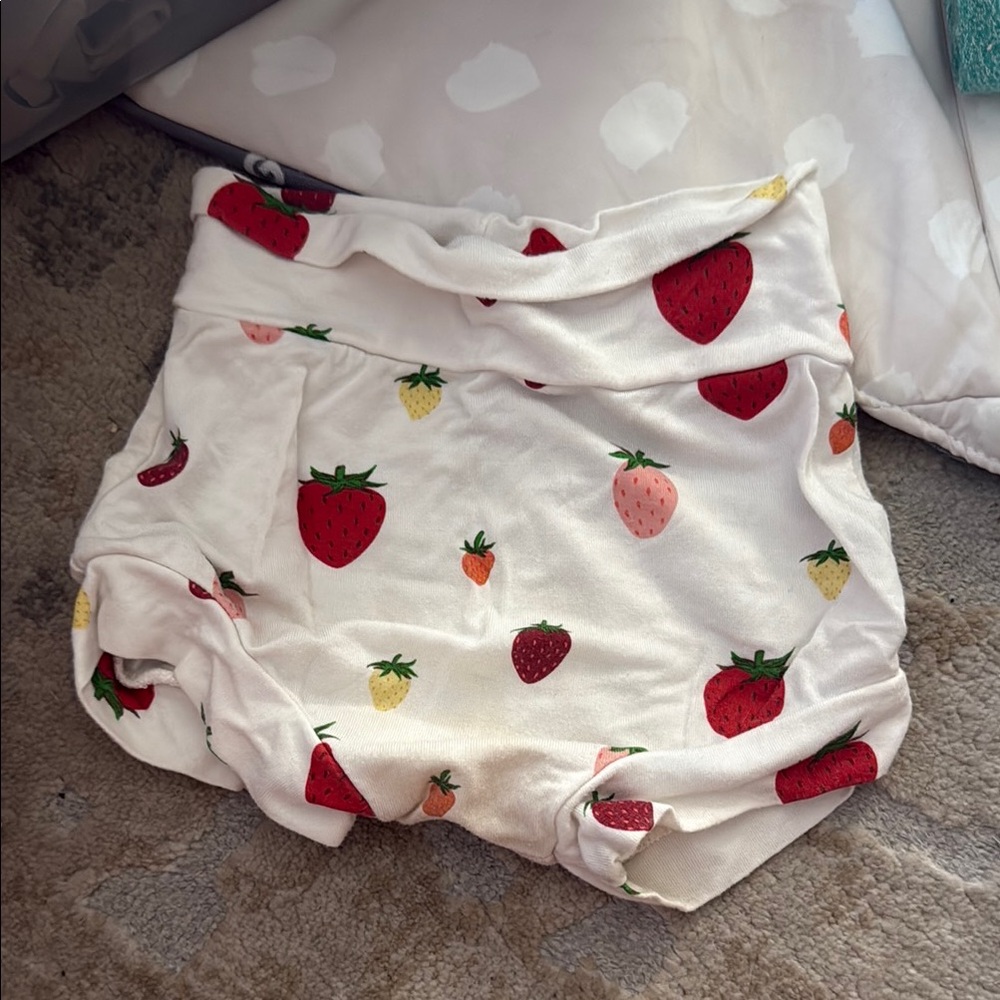 Kyte strawberry bummies